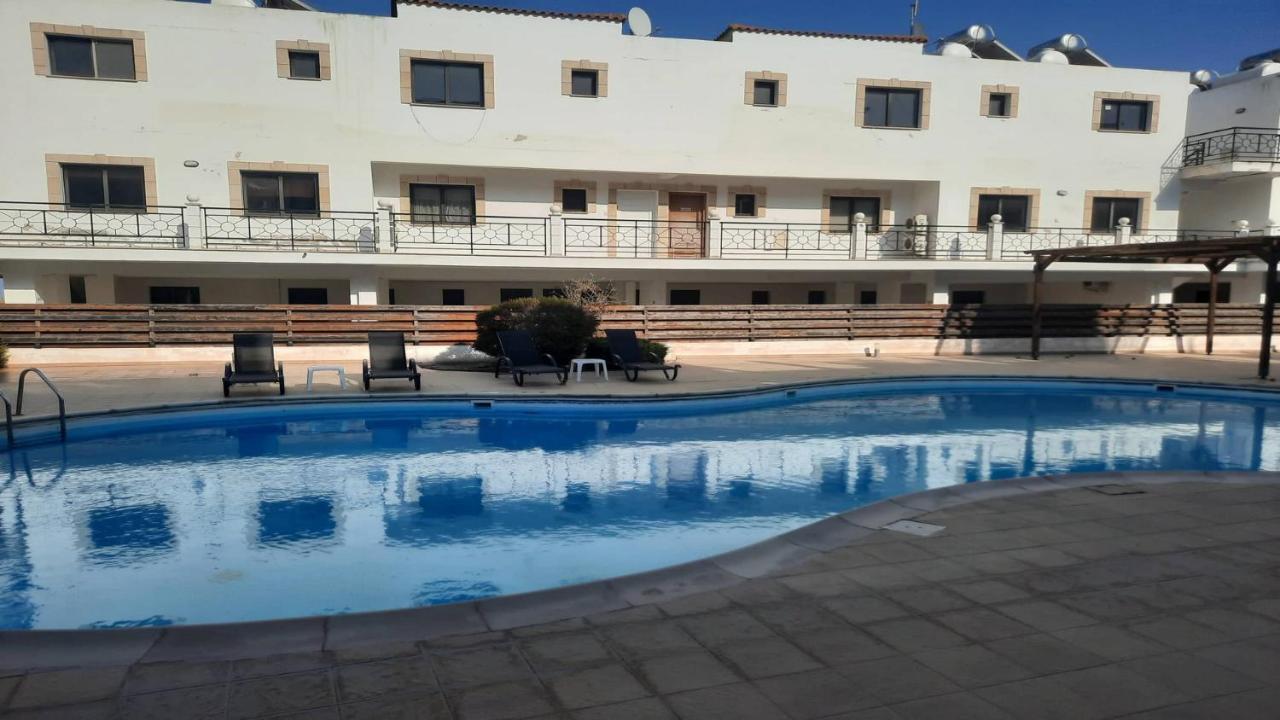 Paramount Gardens Resorts C201 Larnaca Exteriör bild