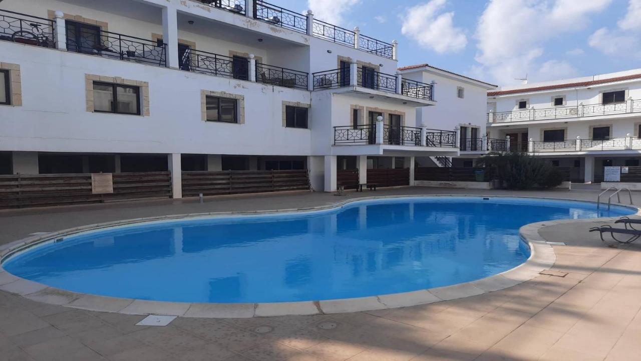 Paramount Gardens Resorts C201 Larnaca Exteriör bild