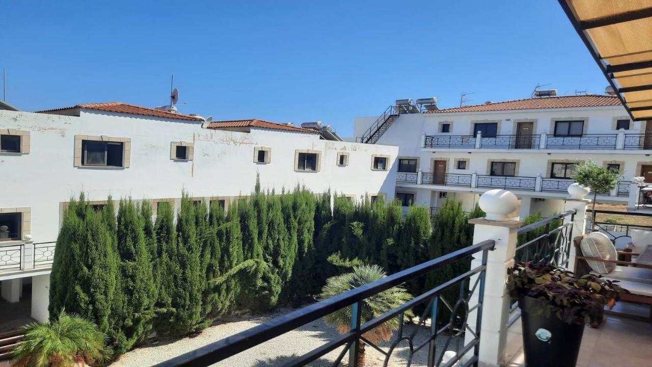 Paramount Gardens Resorts C201 Larnaca Exteriör bild